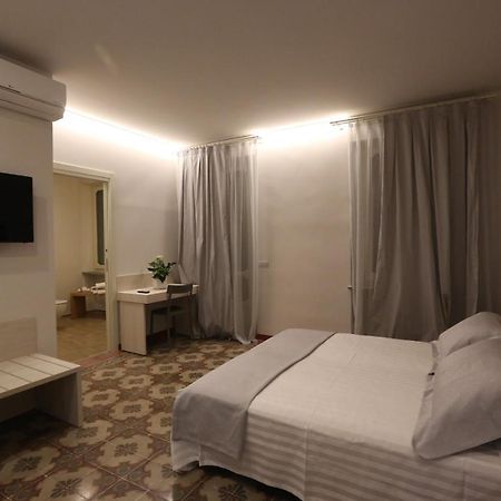 알바 Palazzo Belli B&B 외부 사진
